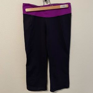 Lululemon 6 Yoga Pants Capris Purple and Black